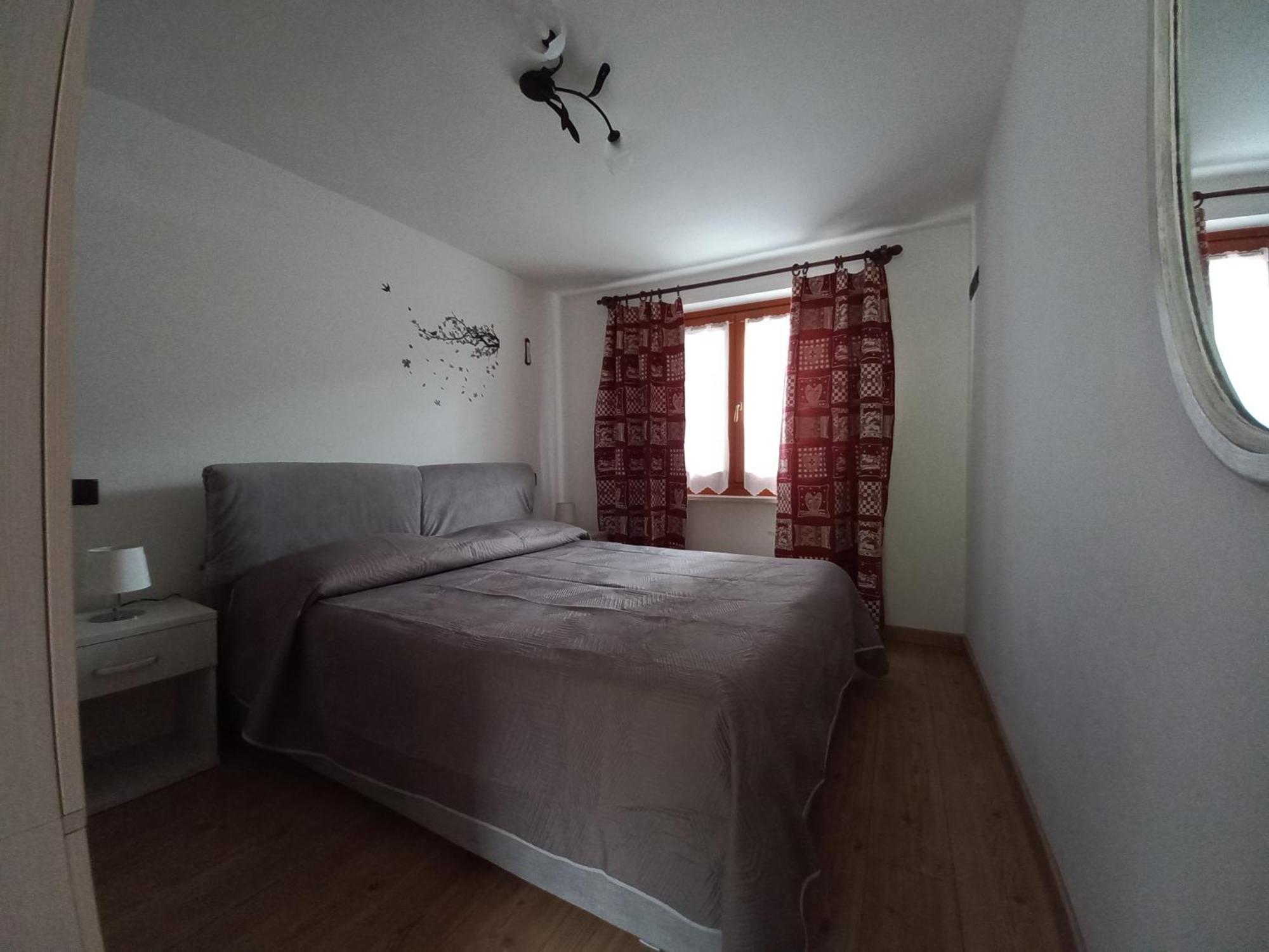 Da Lauretta Apartment Challand-Saint-Anselme ภายนอก รูปภาพ